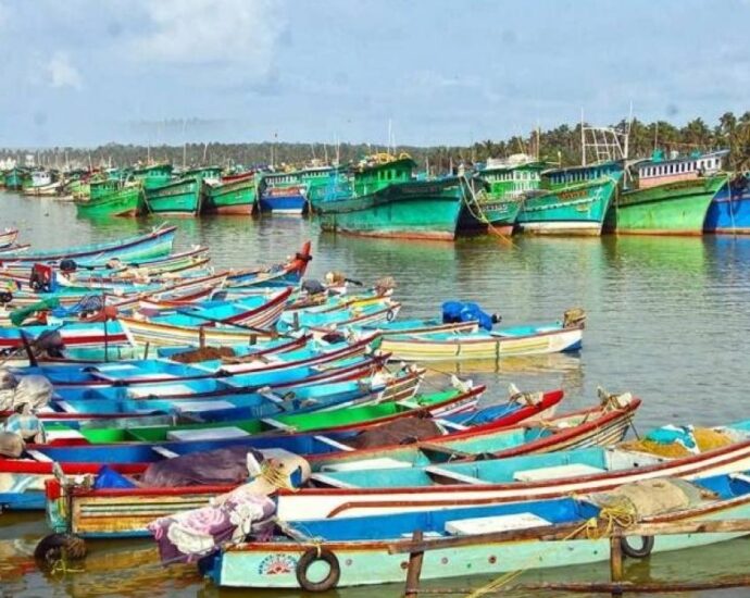 மீன்பிடித் தடைக்காலம் அமலுக்கு வந்தது